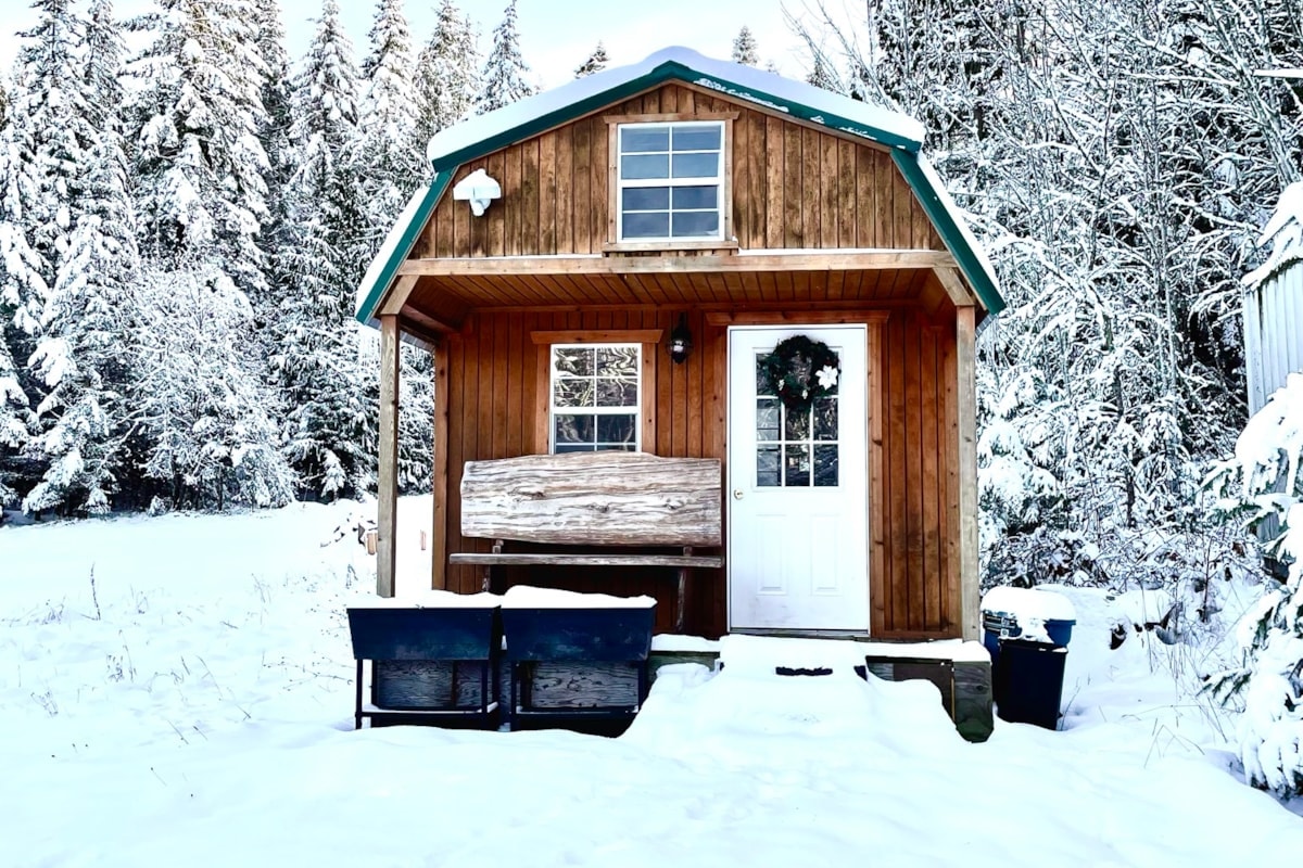 Custom fully updated 240 sq ft tiny home. - Image 1 Thumbnail