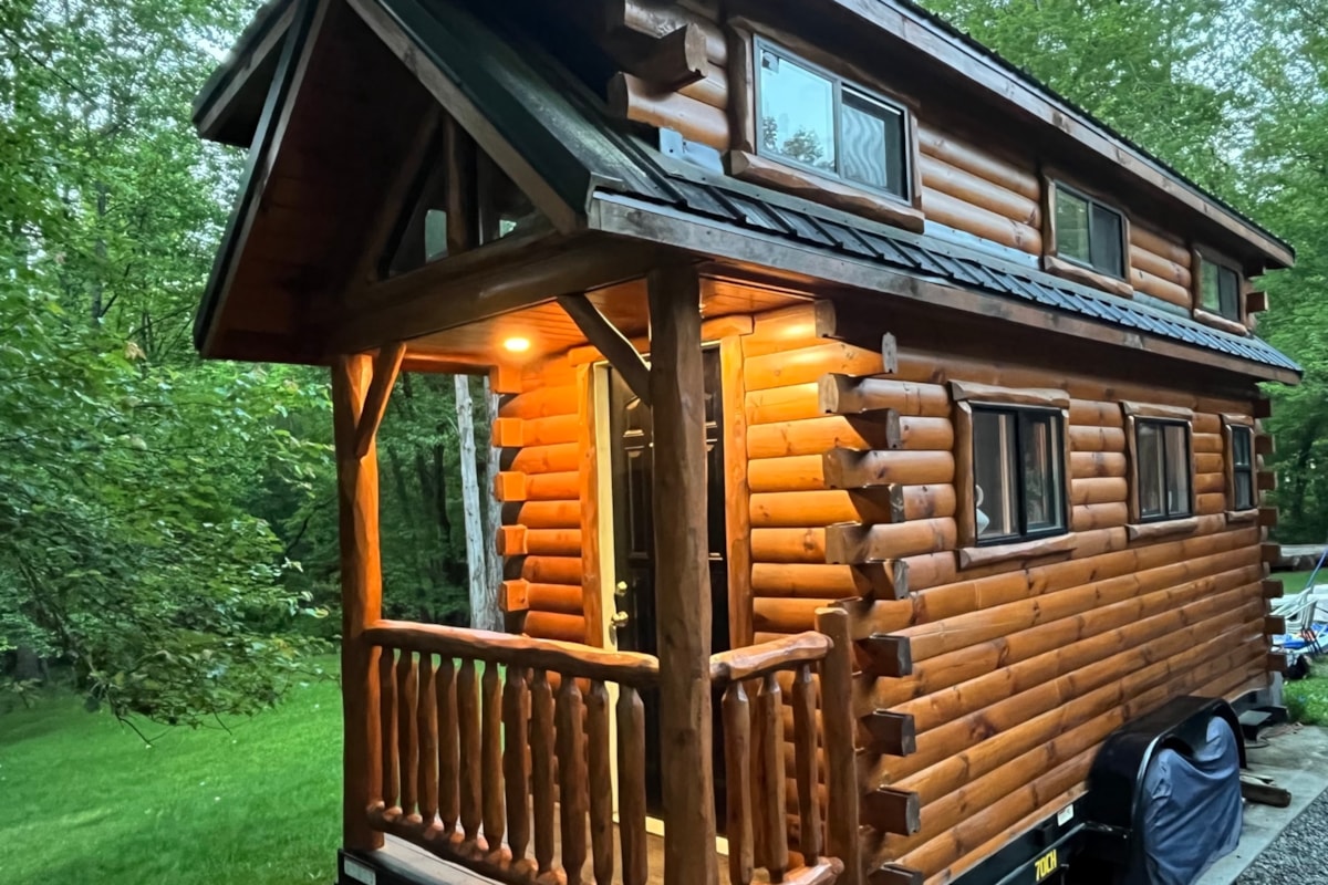 Custom Modern Tiny Log Cabin  - Image 1 Thumbnail