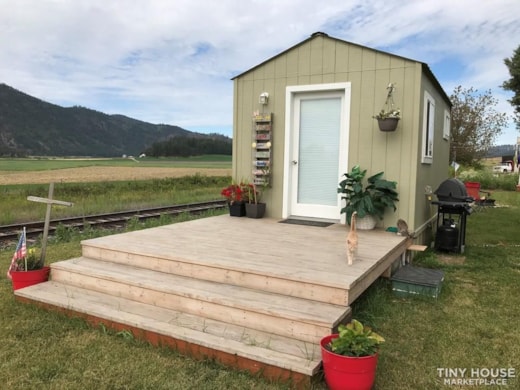 Cute and Comfortable 150 SqFt Tiny Home