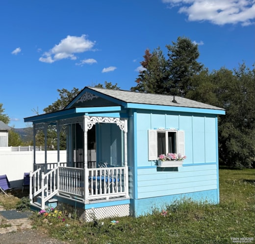 Cute Victorian Tiny House