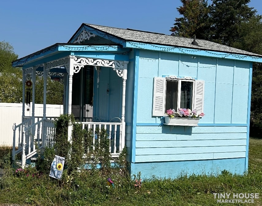 Cute Victorian Tiny House - Image 1 Thumbnail