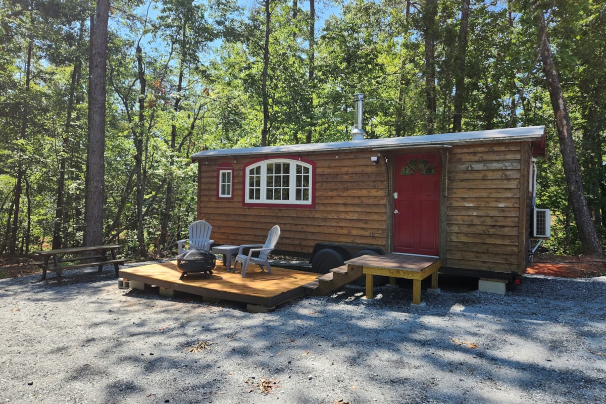 CUTEST TINY HOUSE, great for 2 or 1. living area, kitchen, full bath. for sale b - Image 1 Thumbnail