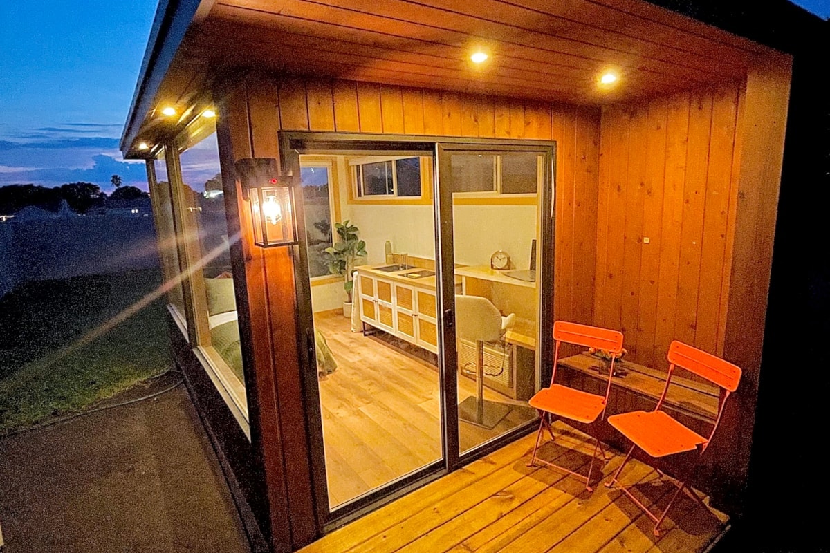 Discover the Brooklyn: Your Ultimate Tiny Guest House or Office! - Image 1 Thumbnail
