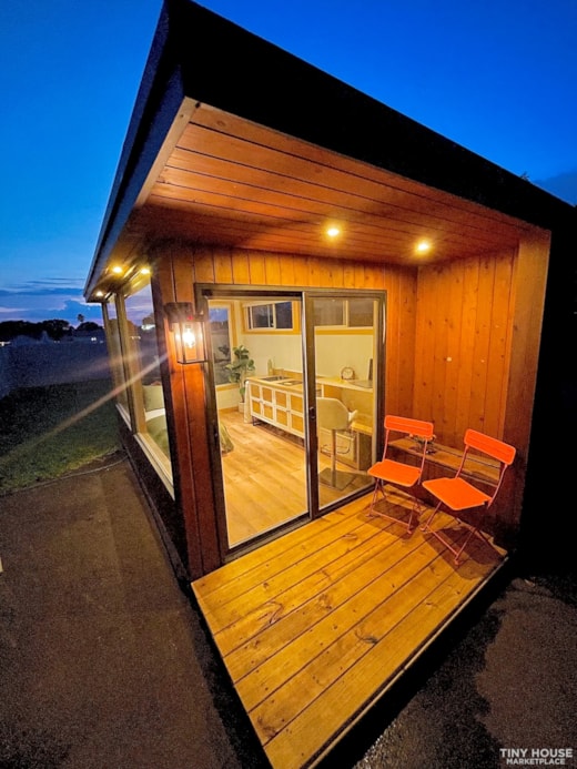 Discover the Brooklyn: Your Ultimate Tiny Guest House or Office!