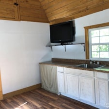 Dutch Barn Tiny House - Make Offer - Image 5 Thumbnail