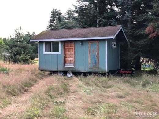 Eco Built Cabin on Wheels, Wood fired sauna, sleeping loft and beautiful room