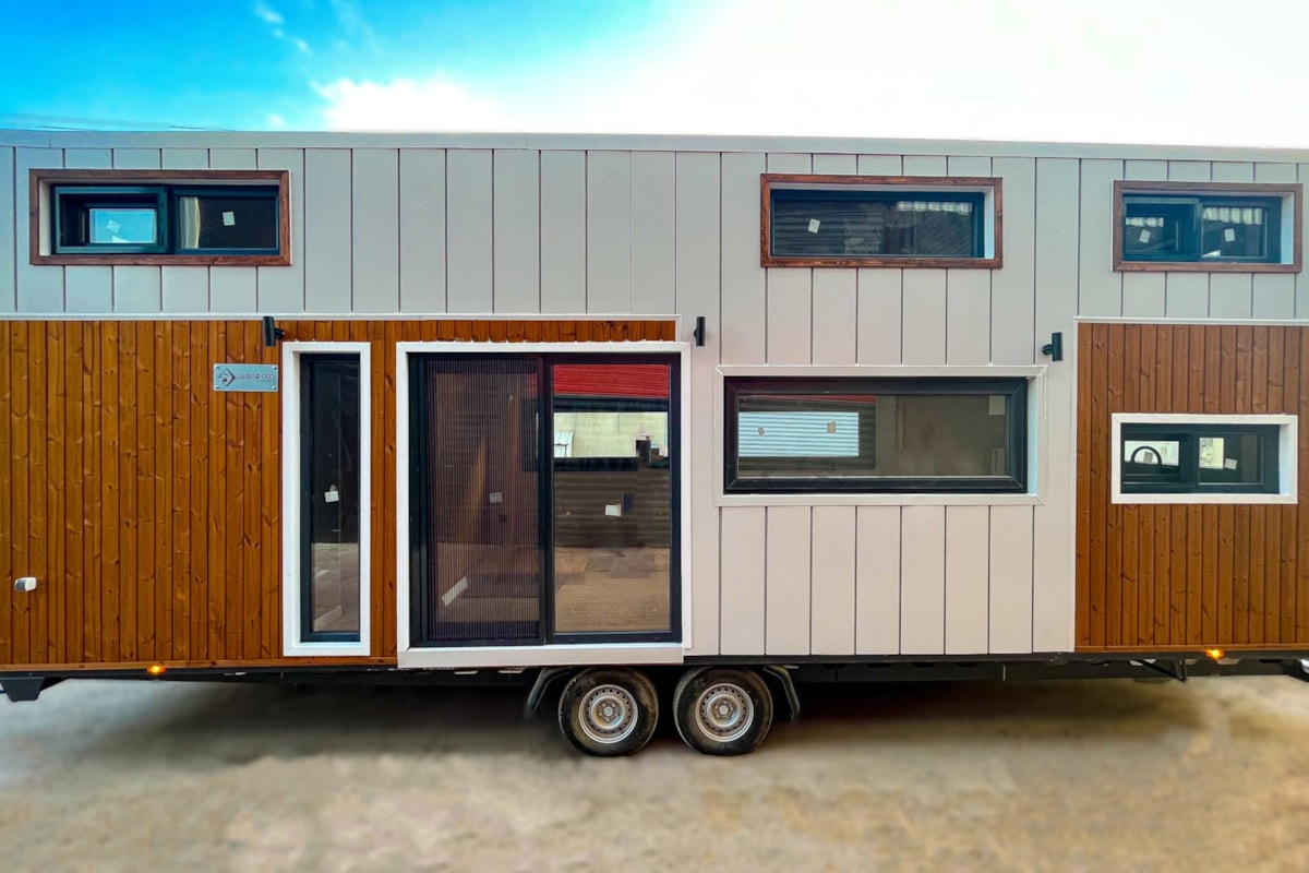 Elbarsco Tiny House 9 metres - Image 1 Thumbnail