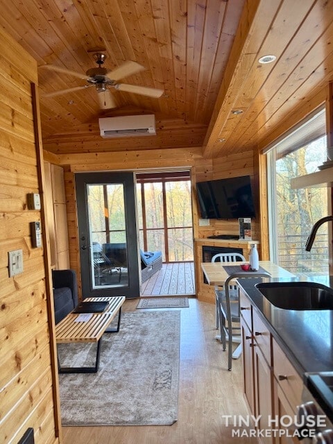 Escape Classic King Tiny Home on ZAGAT Award Winning Lake Resort