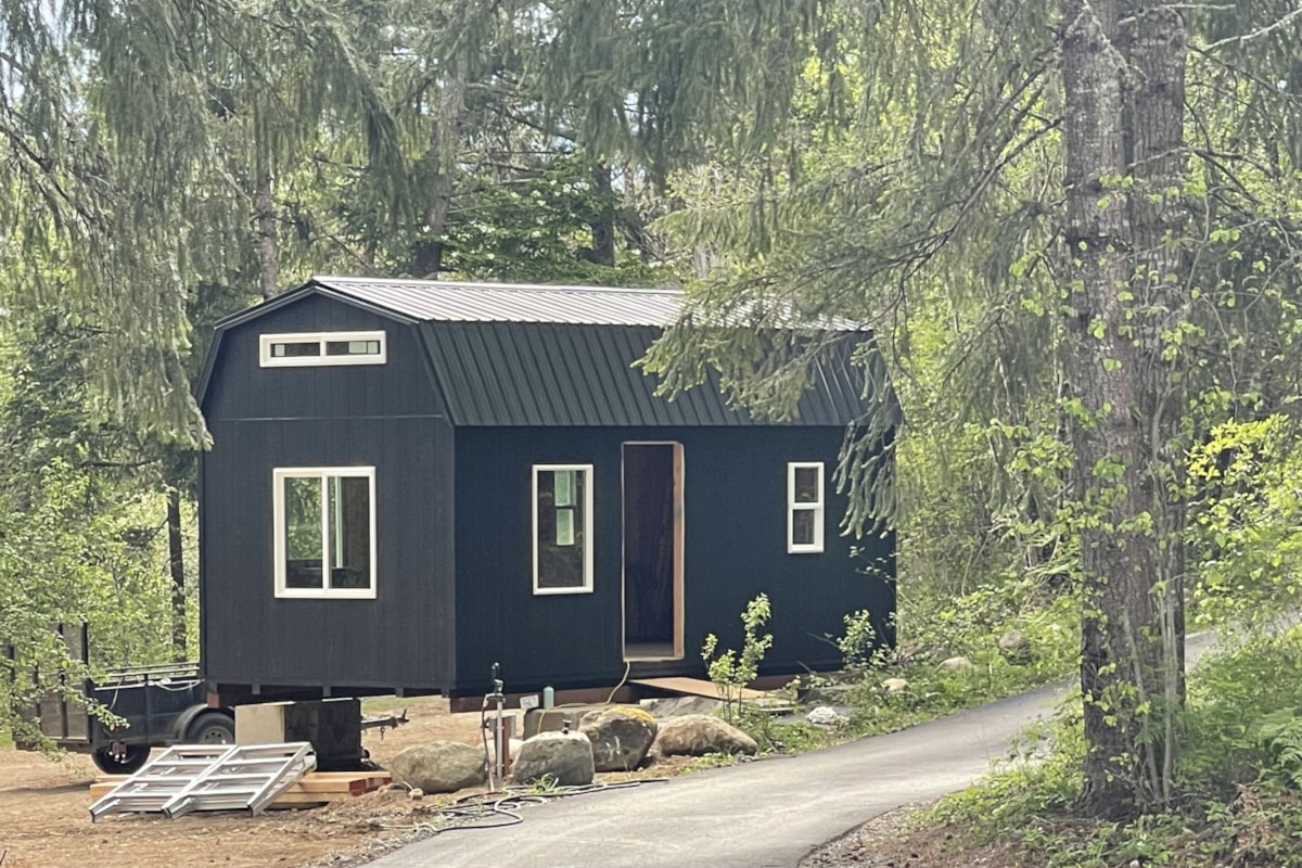 Extremely Customized Original Luxury Tiny Homes - Image 1 Thumbnail