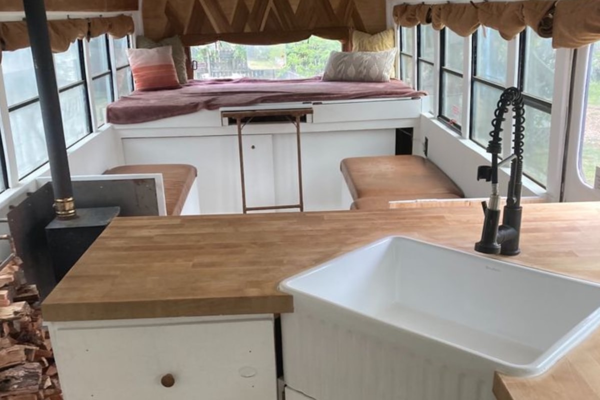 Fully off-grid capable tiny home/converted bus - Image 1 Thumbnail