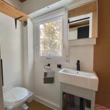 FULLY OFF GRID TINY HOME ON WHEELS BRAND NEW! - Image 4 Thumbnail