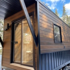 FULLY OFF GRID TINY HOME ON WHEELS BRAND NEW! - Image 5 Thumbnail