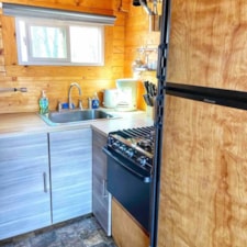 Furnished Tiny Home - Image 5 Thumbnail