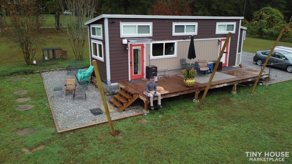GORGEOUS 10' WIDE TINY HOUSE ON WHEELS THAT WILL WOW YOU! - Image 1 Thumbnail