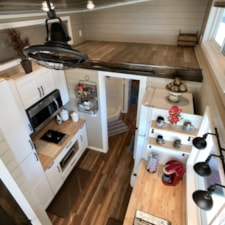 GORGEOUS 10' WIDE TINY HOUSE ON WHEELS THAT WILL WOW YOU! - Image 6 Thumbnail