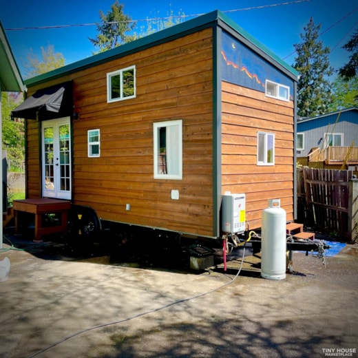 Gorgeous 22' Complete and Ready to Live Tiny House Double Loft and Big Kitchen