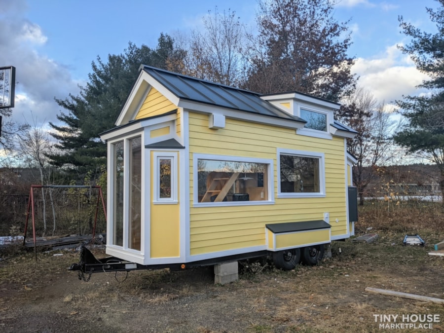 Reduced Price - Gorgeous Brand New 20’ New England Modern Tiny House - Image 1 Thumbnail