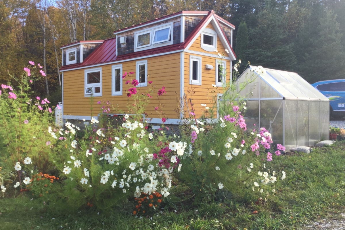 Gorgeous Custom-Built Tiny Home on Wheels, in Cape Breton, NS - Image 1 Thumbnail