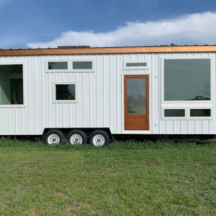Gorgeous custom tiny home - Image 2 Thumbnail