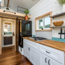 Gorgeous modern meets rustic tiny home on wheels! - Image 4 Thumbnail