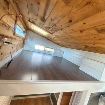 Gorgeous Spacious Tiny Home on Wheels- ID - Image 2 Thumbnail