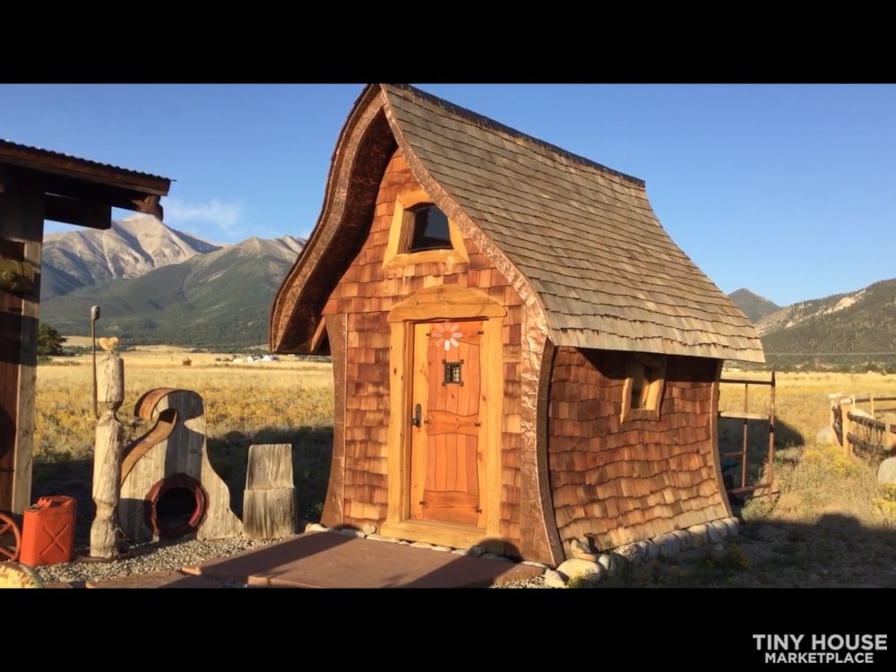 Hobbit house - Image 1 Thumbnail