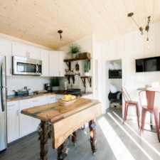 Hoyt Family Vineyards  Cabin Retreats - Image 5 Thumbnail