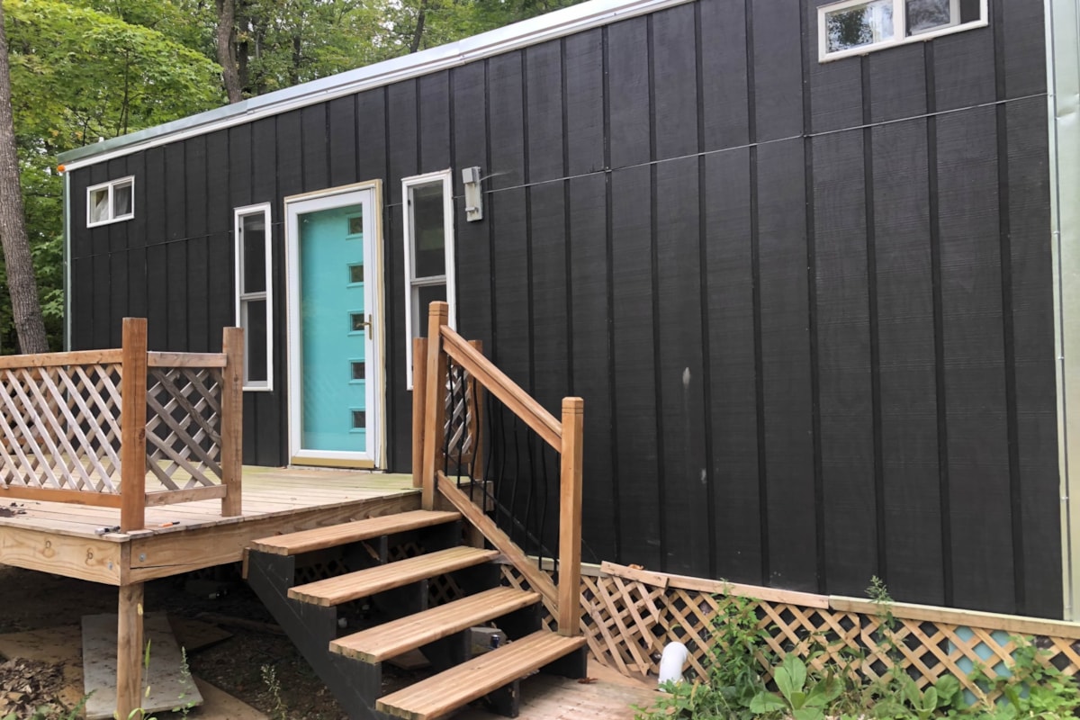 Incredible 25ft Cozy Tiny Home - Full Size W/D, Double Lofts - Image 1 Thumbnail