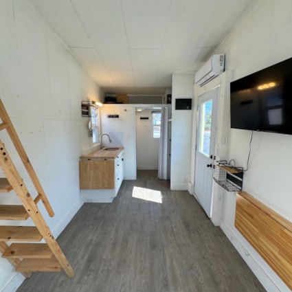 Incredible tiny home on wheels 8’x 20’ with solar panels!  - Image 2 Thumbnail