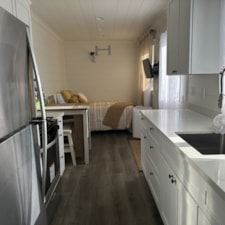 Introducing the "Lola 30" – Your Ideal Tiny Home! - Image 3 Thumbnail