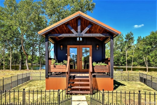 Lakefront Tiny Home featured in HGTV Magazine 