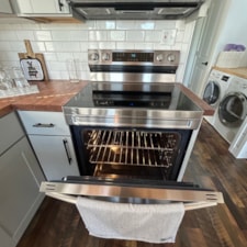 Modern Stylish Tiny Home in a gated 55+ lakeside community--Priced to sell! - Image 5 Thumbnail
