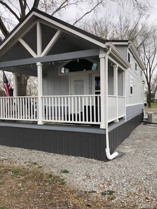 Lakeside 1bed, 1 bath elegant well maintained Tiny Home available NOW.