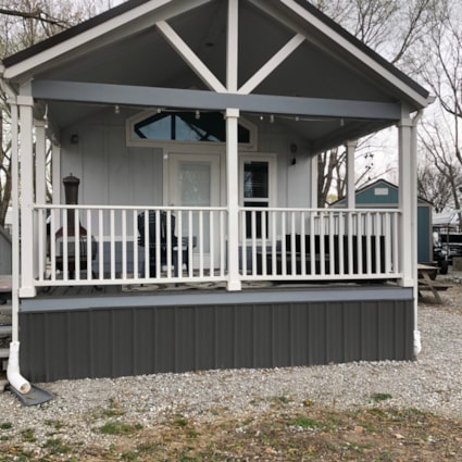 Lakeside 1bed, 1 bath elegant well maintained Tiny Home available NOW. - Image 2 Thumbnail