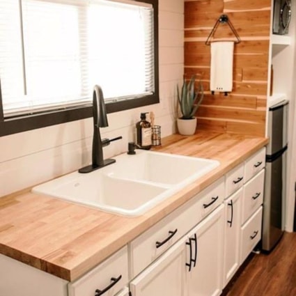 Light and airy tiny home in Oregon - Image 2 Thumbnail