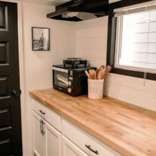 Light and airy tiny home in Oregon - Image 3 Thumbnail