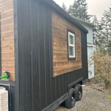 Light Weight & Cozy Tiny Home on Wheels! 8ft Wide x 16ft Long - Image 4 Thumbnail