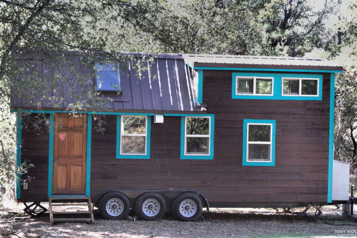 Live large in this custom tiny home. - Image 1 Thumbnail