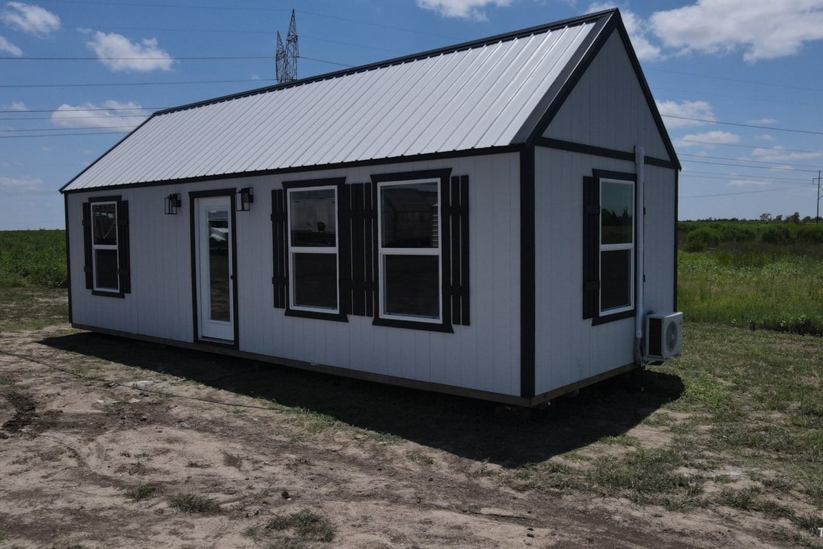 New Tiny House - Image 1 Thumbnail