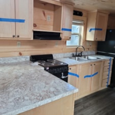 **SOLD***  Log Cabin #1564 ready to go! Top Line floor plan, Park Model RV - Image 4 Thumbnail
