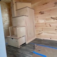 Lovely 9 x 22 Tiny Home on Wheels - Image 6 Thumbnail