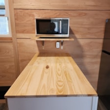 LOW MAINTENANCE 24' TINY HOME AVAILABLE AND OFFERED AT $37,500.!!!!! - Image 4 Thumbnail