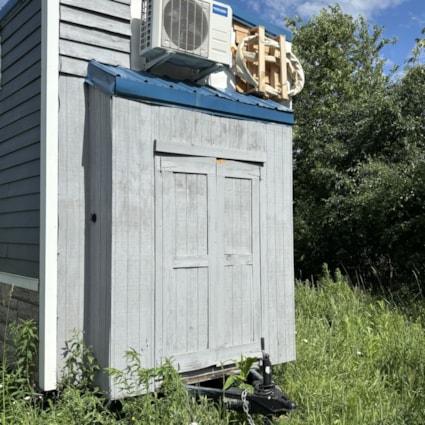 Luxurious Custom Tiny House - Image 2 Thumbnail
