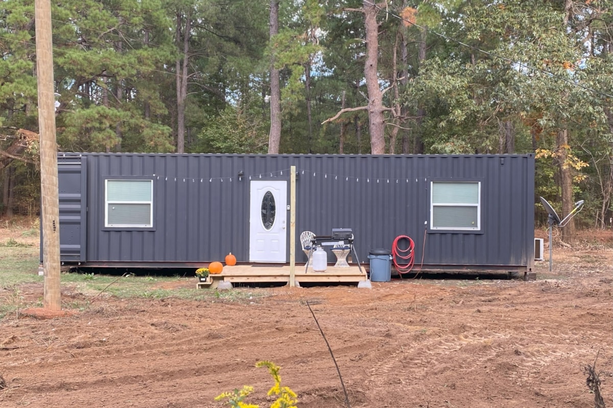 Luxurious Shipping Container Tiny Home - Your Stylish Minimalist Retreat - Image 1 Thumbnail