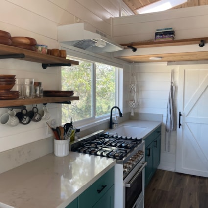 Luxury 30ft Tiny Home RV with Solar - Image 2 Thumbnail