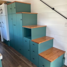 Luxury 30ft Tiny Home RV with Solar - Image 3 Thumbnail