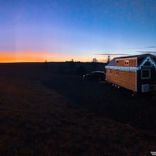 Luxury 30ft Tiny House on Wheels – Off-Grid Ready - Image 3 Thumbnail