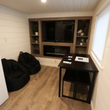 Luxury Farmhouse Style Custom Made Tiny Home - Image 4 Thumbnail