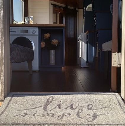 Luxury Living in a Tiny House - Image 2 Thumbnail