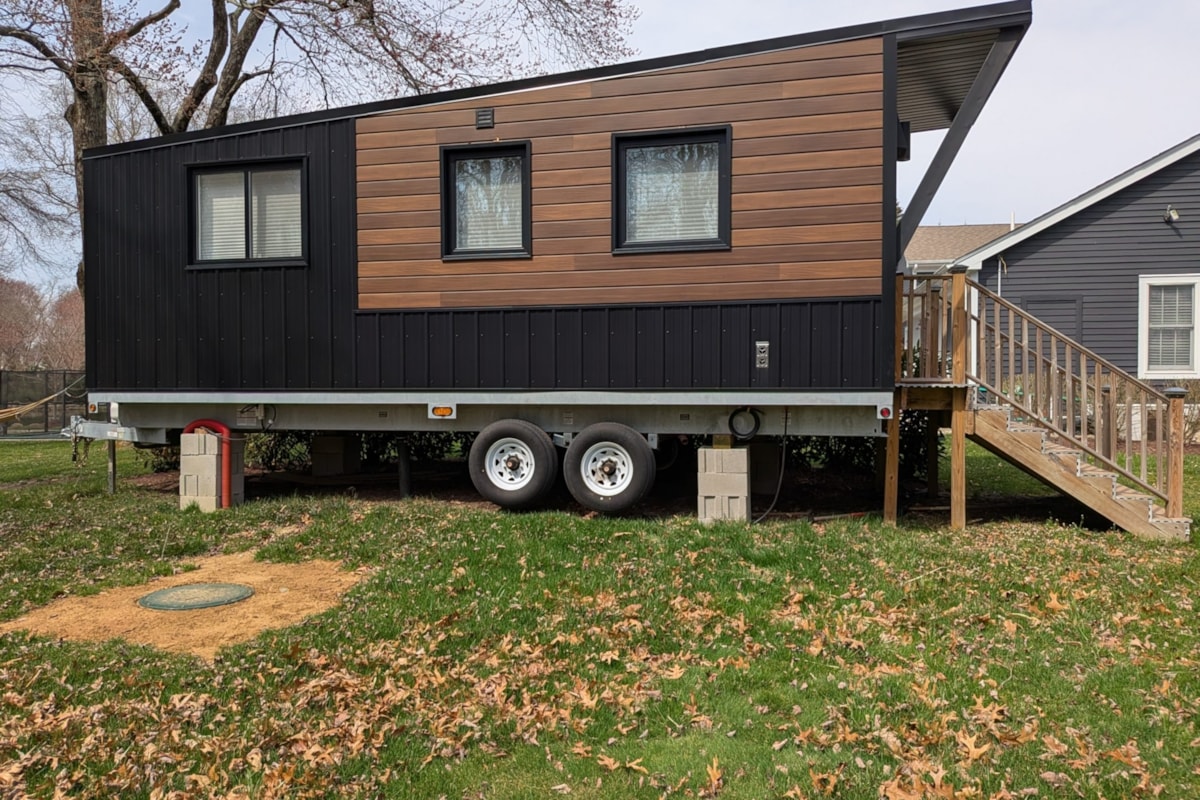 Luxury Modern Tiny Home, Open to Offers! - Image 1 Thumbnail